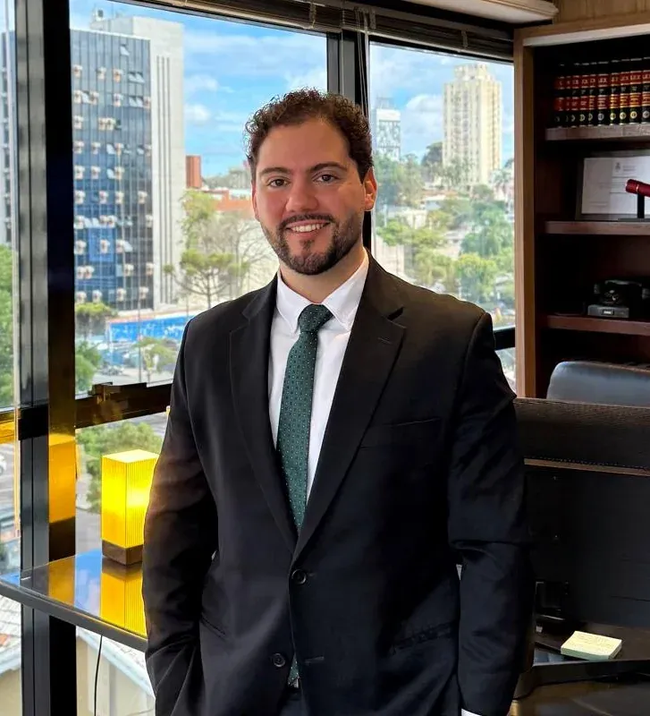 Pedro Floriani Burda, advogado criminalista, no escritório em Curitiba